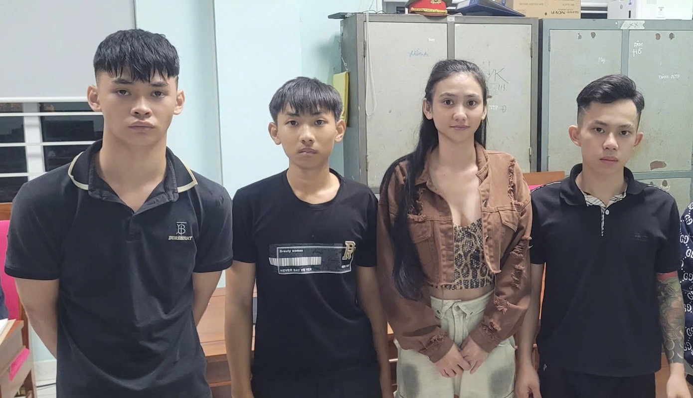ru dan em,  di danh doi thu,  trong thuong anh 1