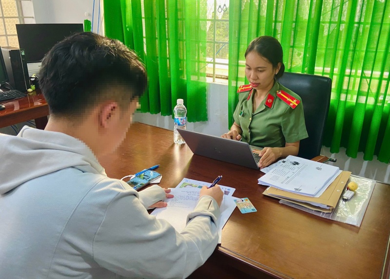 Xu ly Facebooker co hon 143.000 nguoi theo doi dang quang cao co bac hinh anh