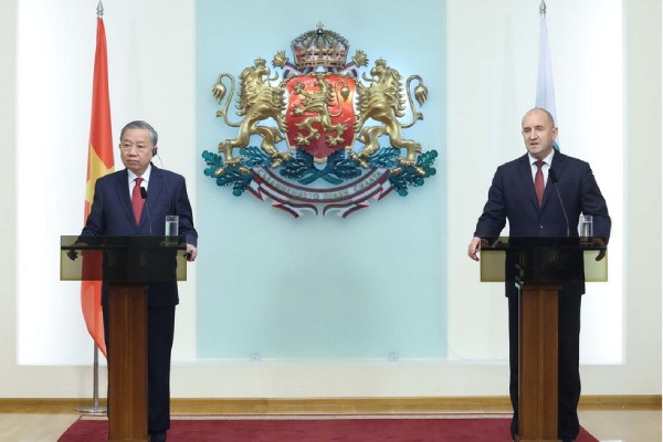 Viet Nam - Bulgaria thiet lap quan he Doi tac chien luoc hinh anh