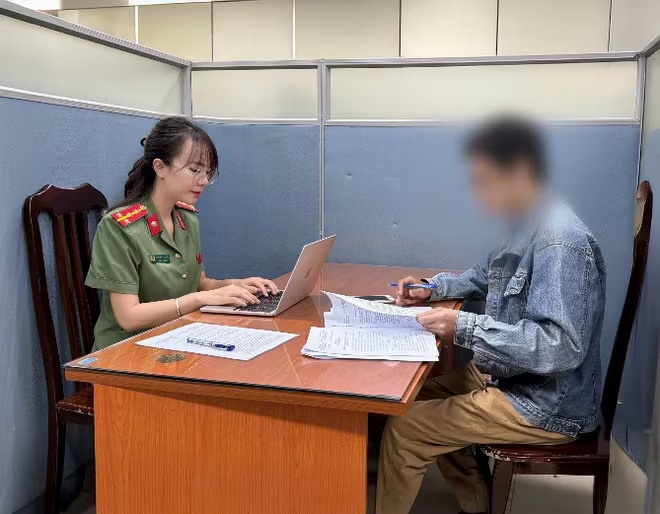 Dang tin xuyen tac,  Tren mang xa hoi anh 1