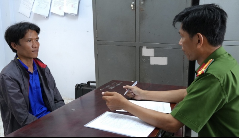 cướp dây chuyền ảnh 1 cuop day chuyen anh 1