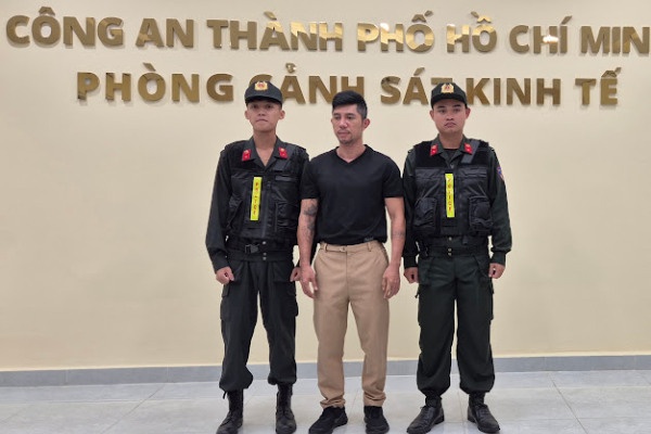 Luong Bang Quang lien tuc gao khoc truoc luc bi bat hinh anh