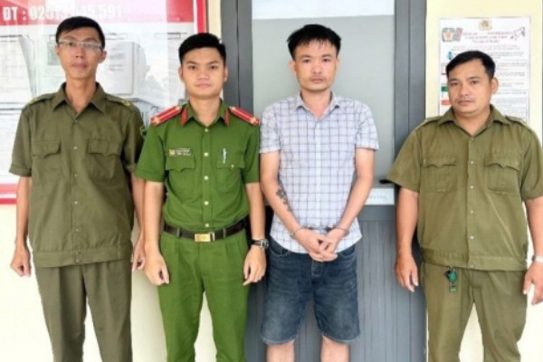 Bat giu 2 doi tuong truy na lan tron tren dia ban tai Dong Nai hinh anh