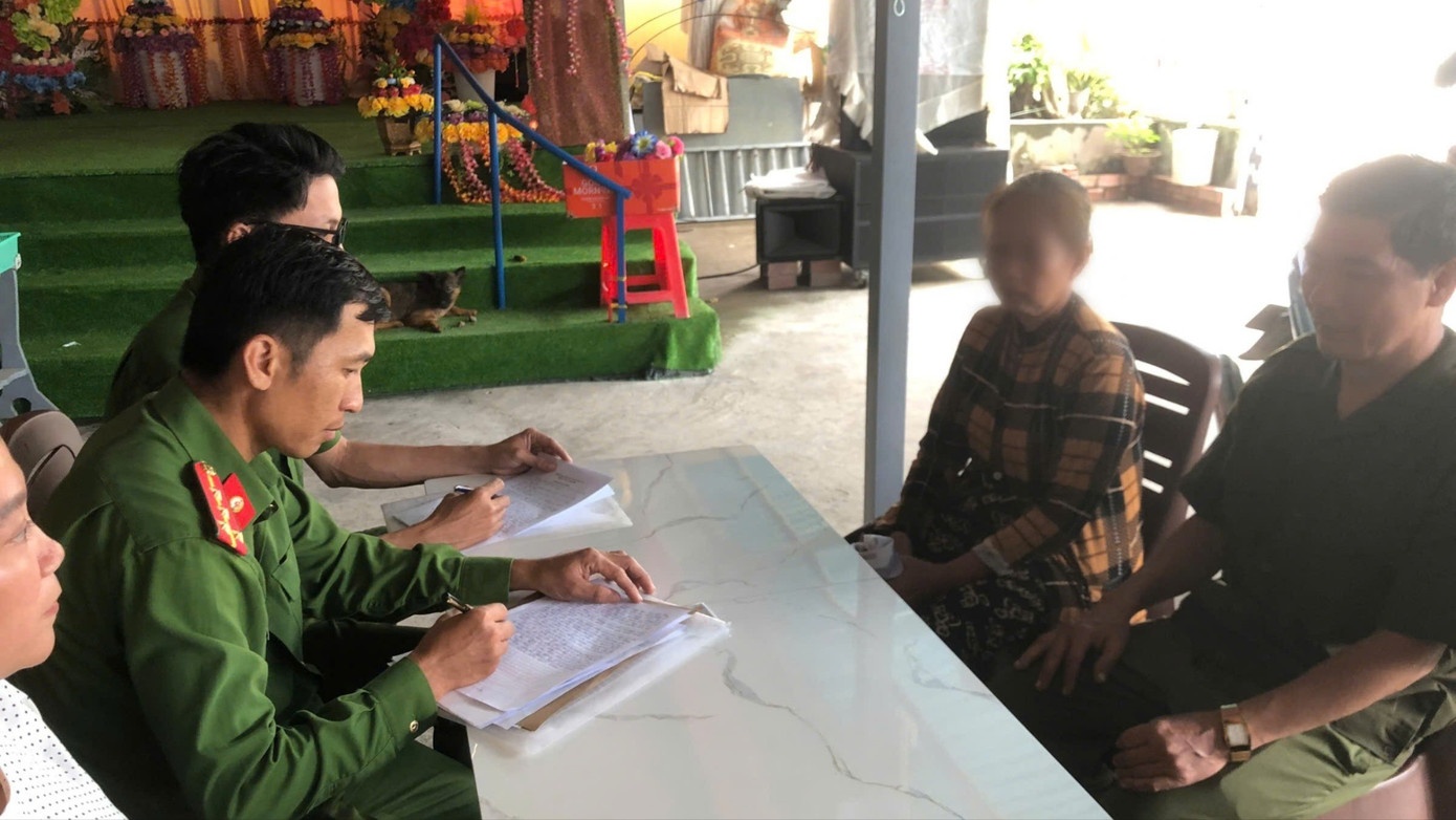 Bé gái 6 tuổi,  Bị đánh đập ảnh 1 Be gai 6 tuoi,  Bi danh dap anh 1