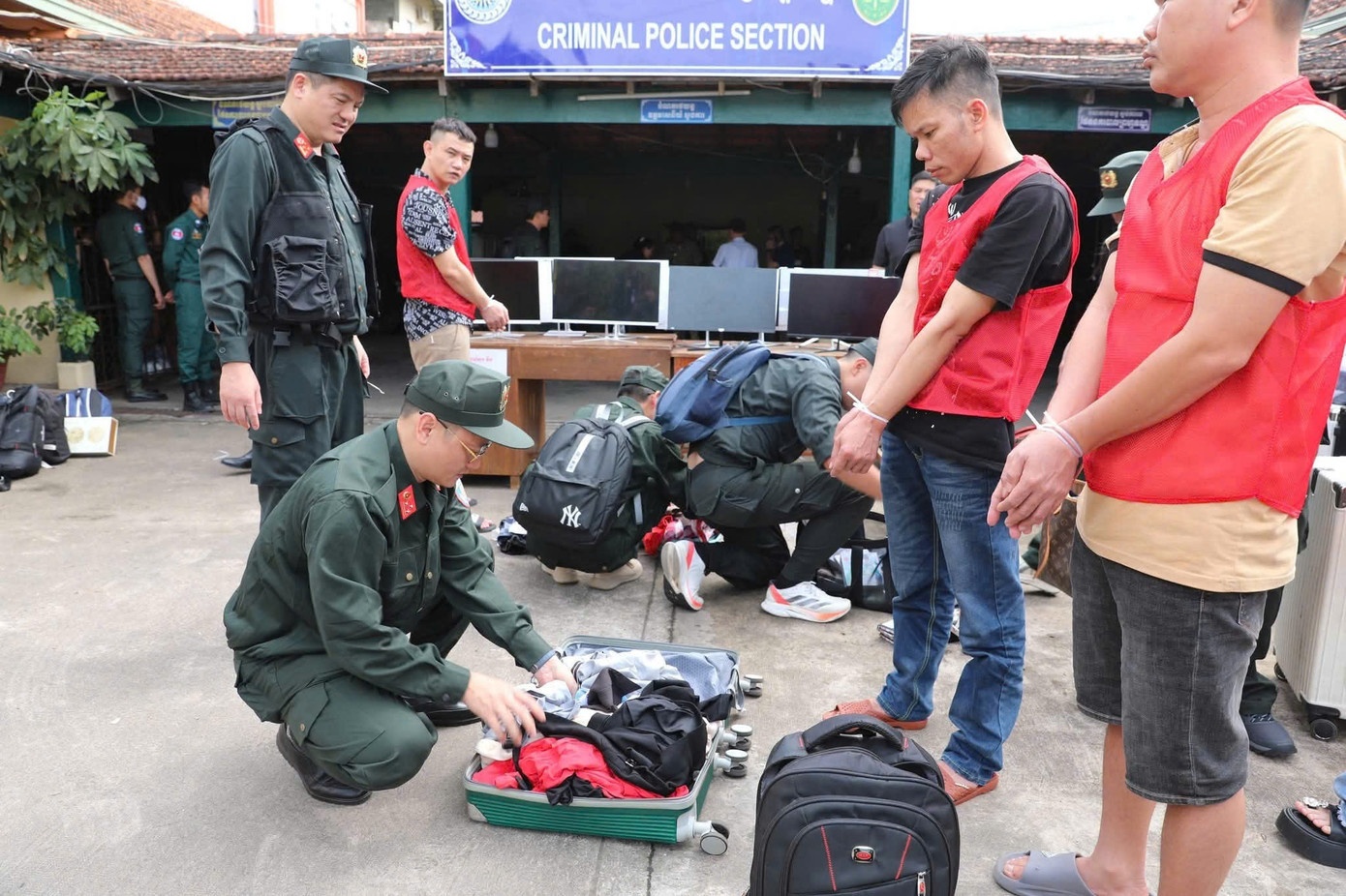 Cong an Viet Nam - Campuchia hiep dong triet pha duong day lua dao hinh anh