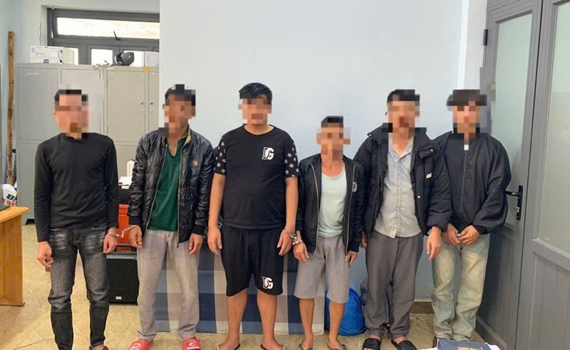 Tam giu 6 thanh nien moi gioi, mua dam thieu nu 15 tuoi hinh anh