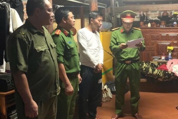 'Ma men' lai oto tong xe, tat tai xe taxi, bop co hanh khach hinh anh