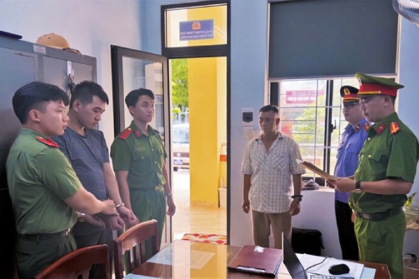 Bat nghi pham phong hoa vi ghen tuong khien 2 nguoi tu vong o Gia Lai hinh anh