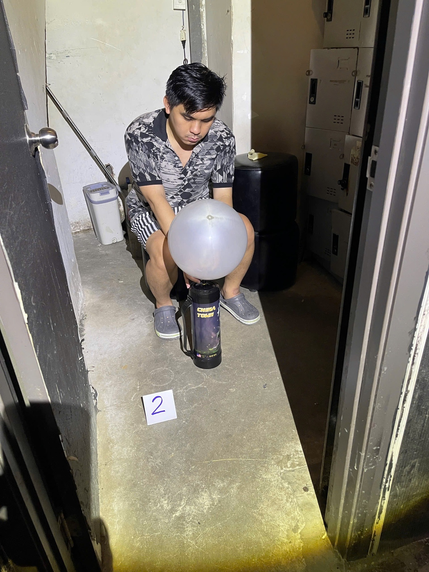 Nghìn quả bóng cười,  quán bar Lava ảnh 3 Nghin qua bong cuoi,  quan bar Lava anh 3