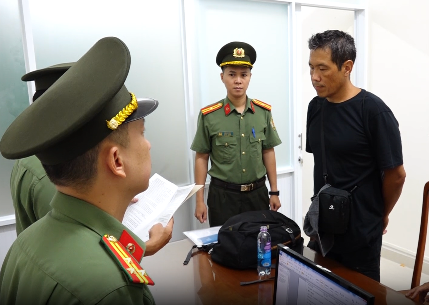 lệnh truy nã đỏ,  Interpol ảnh 1 lenh truy na do,  Interpol anh 1