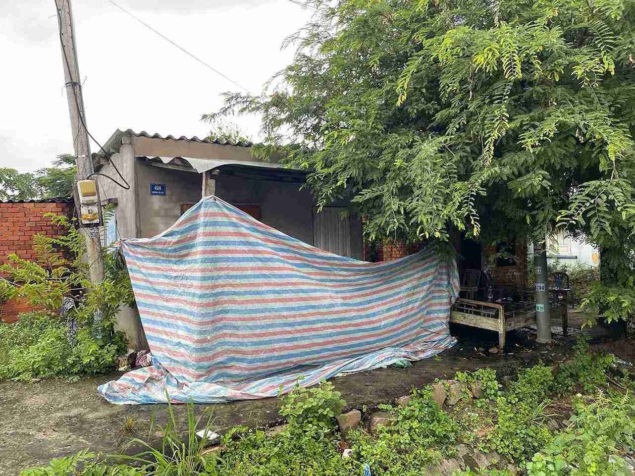 Bat giu nghi can sat hai cu ba 72 tuoi hinh anh