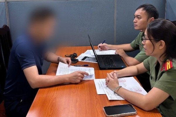 Mot Facebooker o Ha Noi bi xu phat vi dang tin sai su that hinh anh