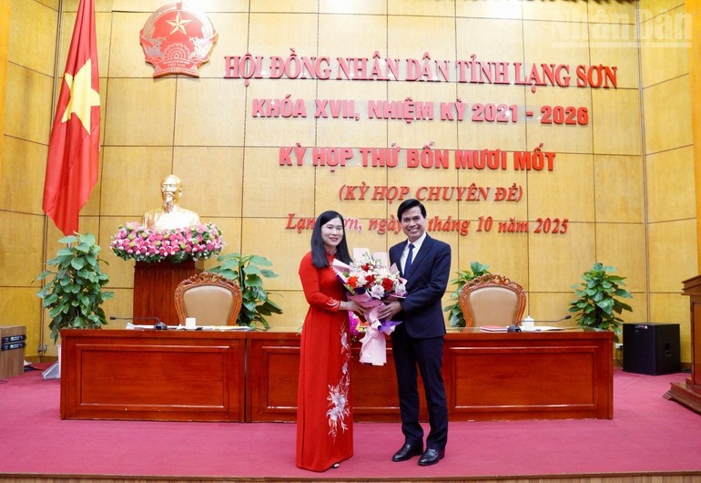 Phe chuan ket qua bau, mien nhiem chuc vu Pho chu tich tinh Lang Son hinh anh