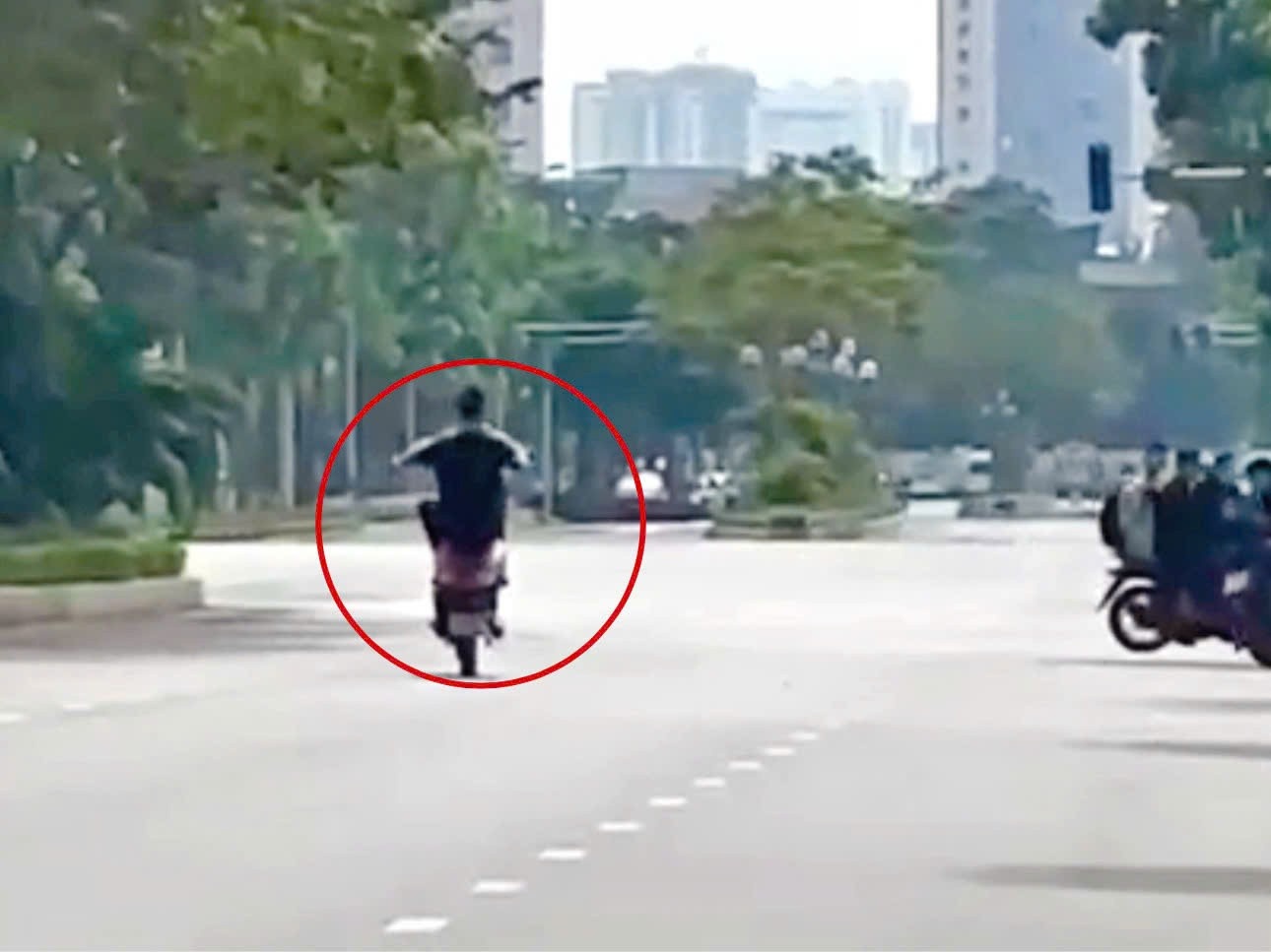 bốc đầu xe máy ảnh 1 boc dau xe may anh 1