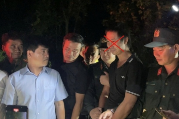 Vu ban 3 nguoi: Nghi pham ban moto de mua sung, len ke hoach ti mi hinh anh