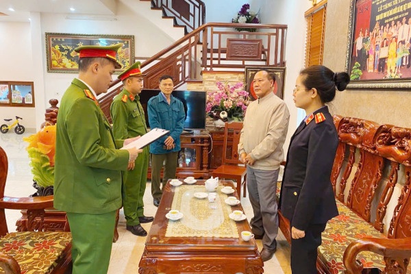 Bat giam doc doanh nghiep khai thac trai phep hang tram nghin m3 dat hinh anh