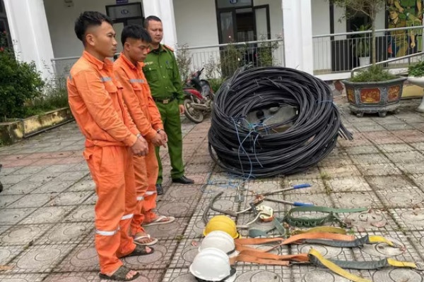 Bat nhom doi tuong gia la tho dien trom cap tai san hinh anh