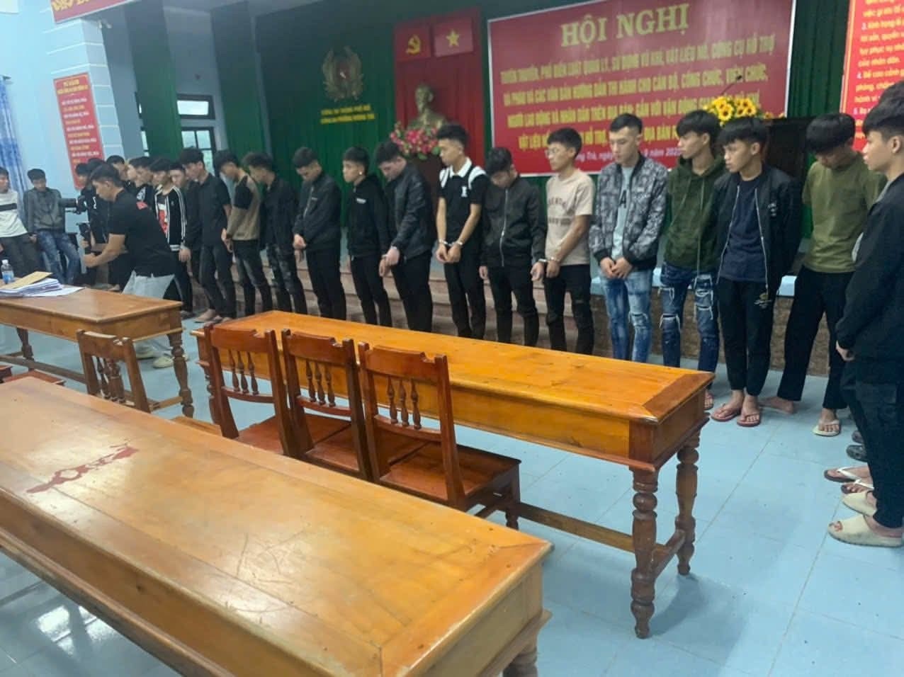 gay roi,  trat tu cong cong,  Hue anh 1