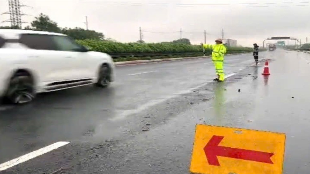 Tam cam mot doan cao toc Da Nang - Quang Ngai de ung pho voi bao so 13 hinh anh