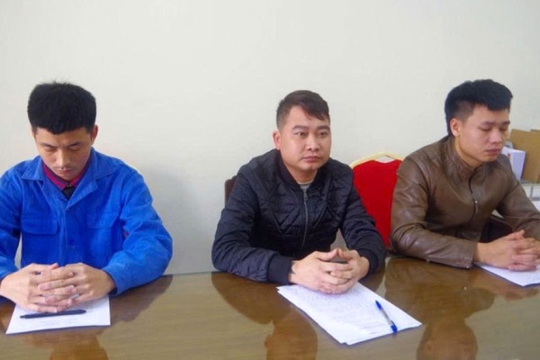 Cho vay voi lai suat 185%/nam, 9 doi tuong bi khoi to hinh anh