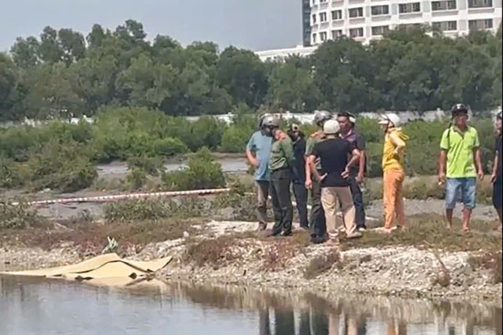 Phat hien thi the,  2 chi em anh 1