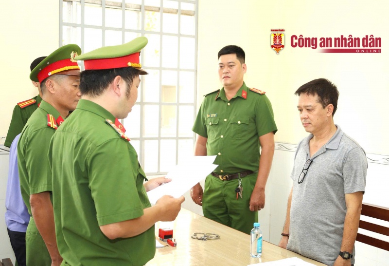 ngan hang OceanBank,  can bo OceanBank,  Giam doc OceanBank,  Chi nhanh OceanBank,  Chu tich OceanBank,  Ke toan OceanBank,  luong thuc Hau Giang anh 2