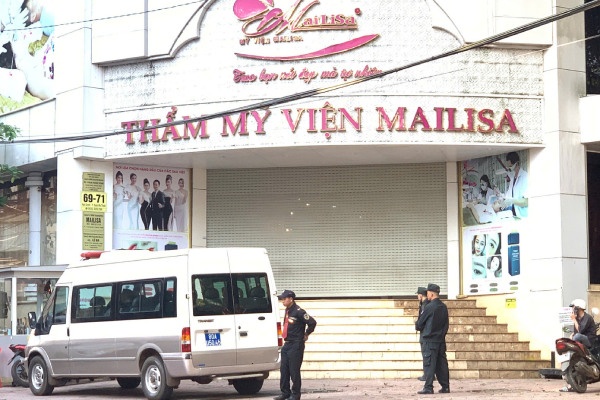 Kham xet ca ngay, cong an thu nhieu tai lieu o Mailisa Ha Noi, Dak Lak hinh anh