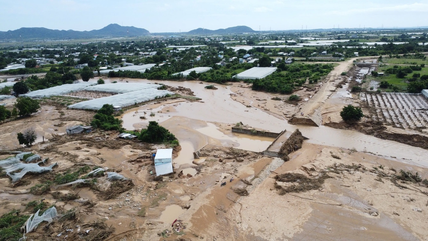 vo ho chua nuoc,  gay chet nguoi,  Lam Dong,  TT Viet Phong Phu,  Chu Viet Phong Phu,  Gdoc Viet Phong Phu,  Ktoan Viet Phong Phu anh 1