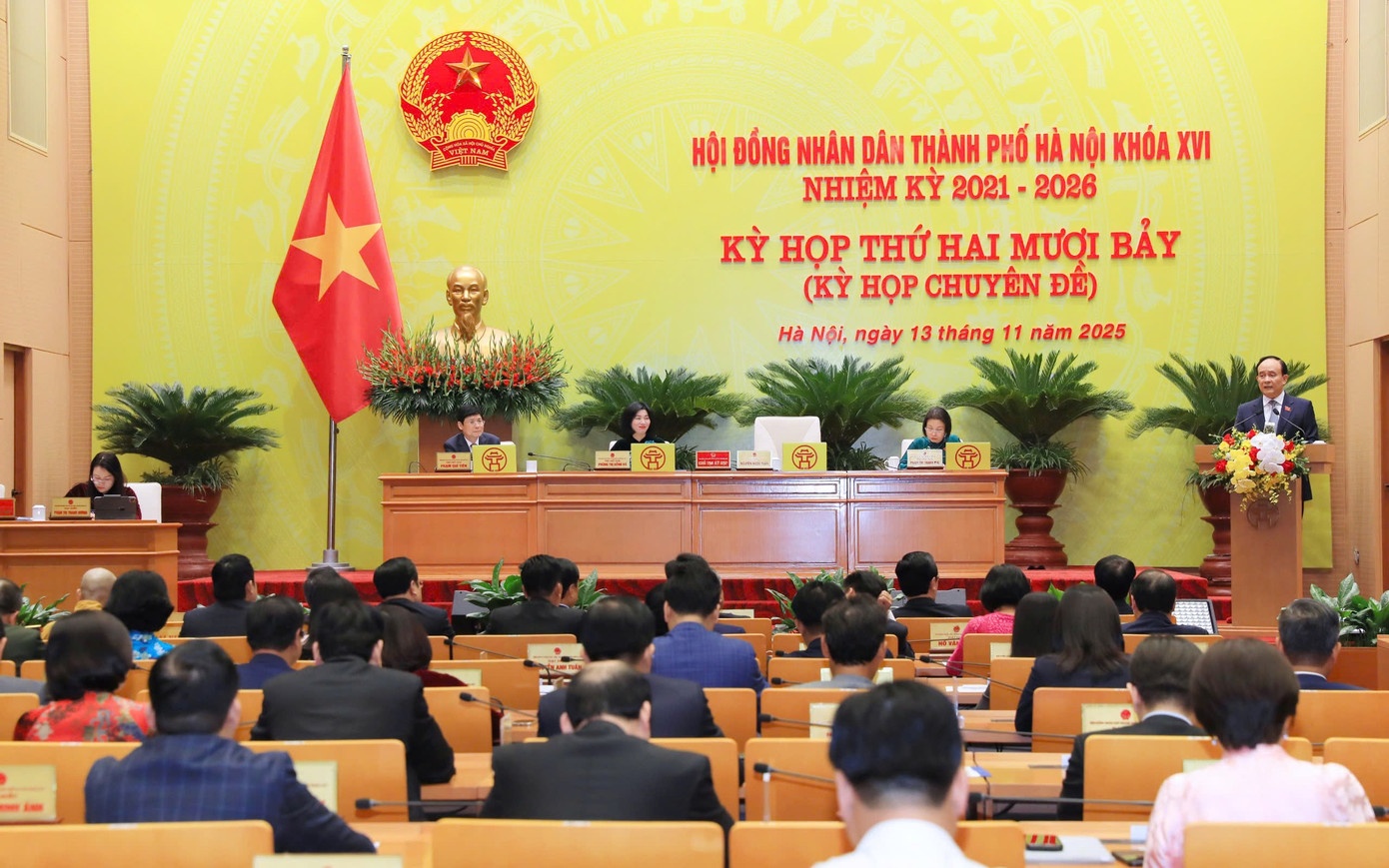 Chu tich Ha Noi anh 2