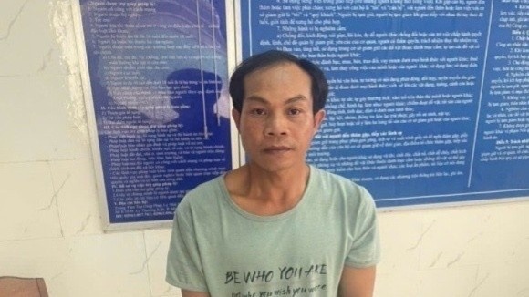 Dua con gai cua ban nhau ve nha minh hiep dam hinh anh