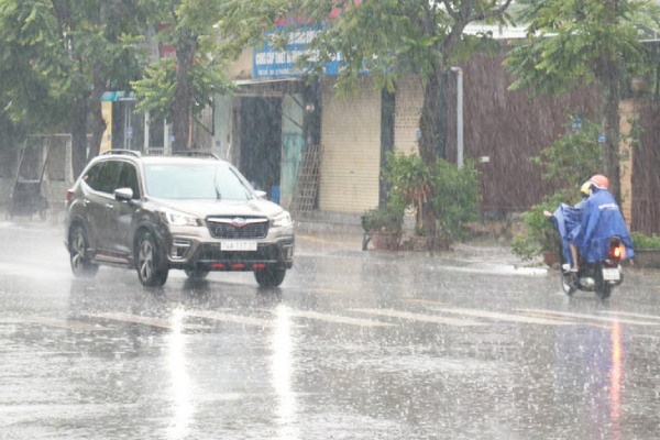 Khong khi lanh tang cuong, mien Trung sap don dot mua lon hinh anh