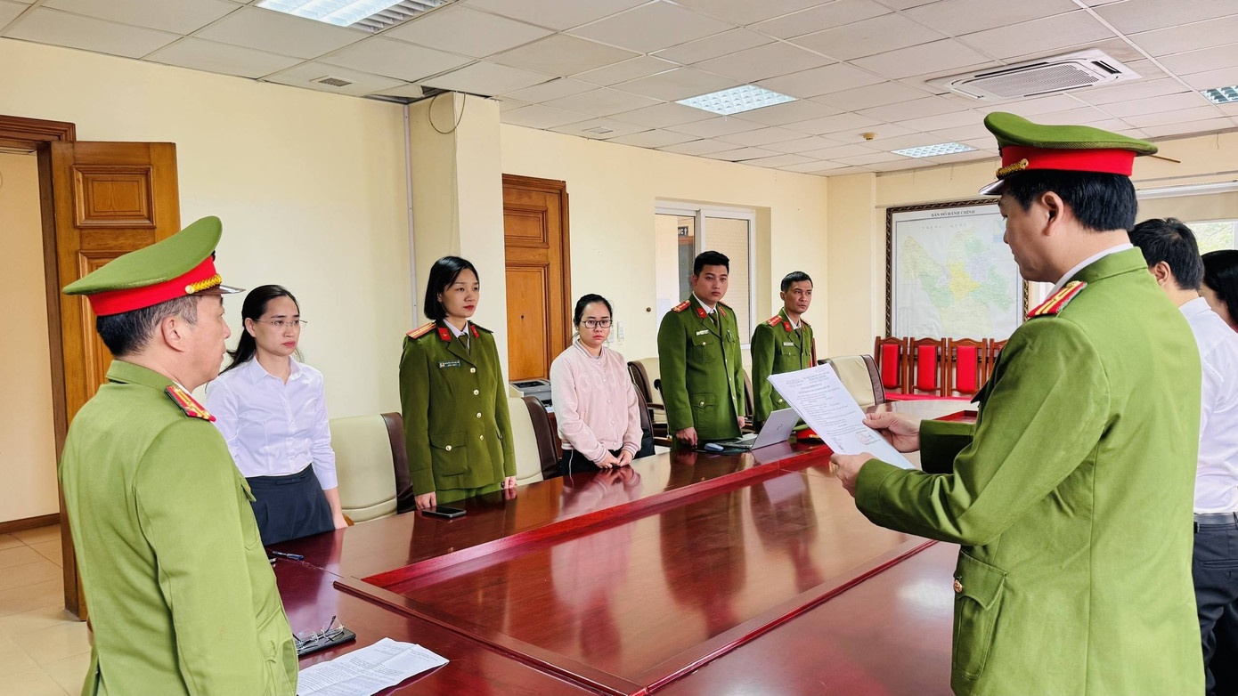 du an lan can,  da doc song Hong,  Lao Cai,  xay dung Hung Manh,  cong ty Hung Manh,  Doanh nghiep Hung Manh anh 1