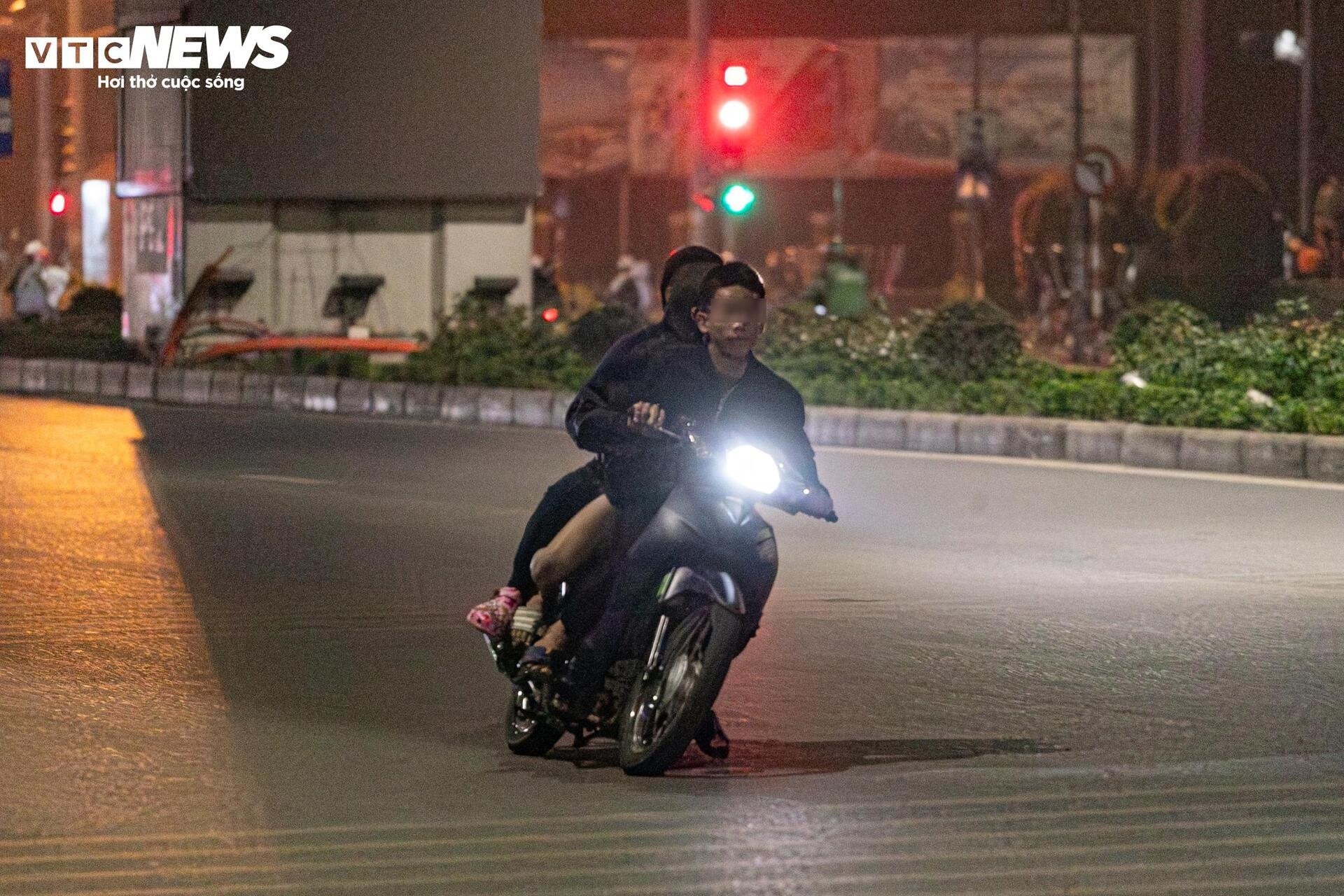 Quái xế ảnh 8 Quai xe anh 8