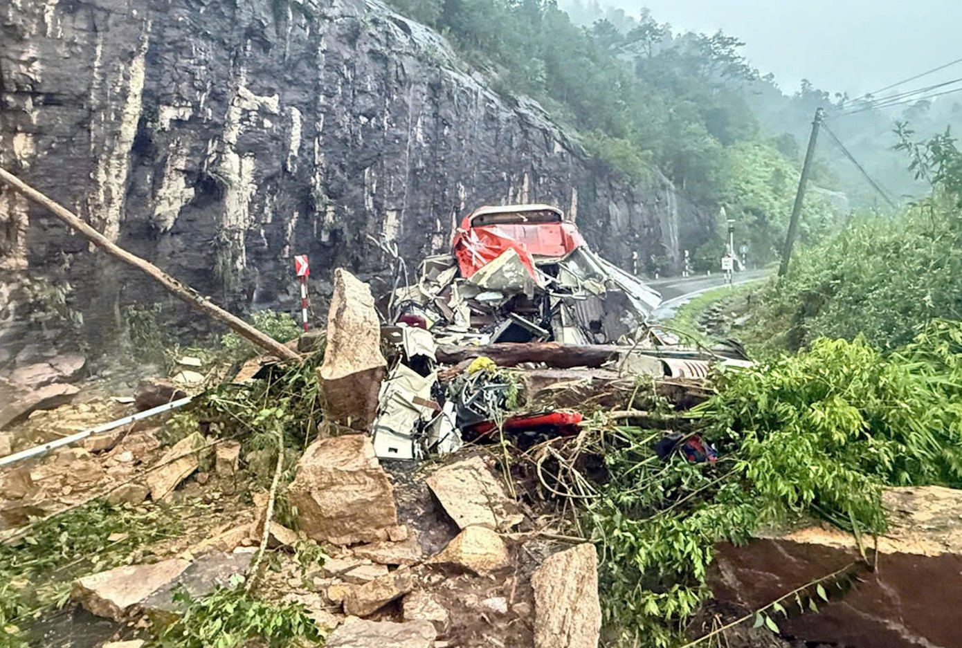 sat lo deo Khanh Le anh 2