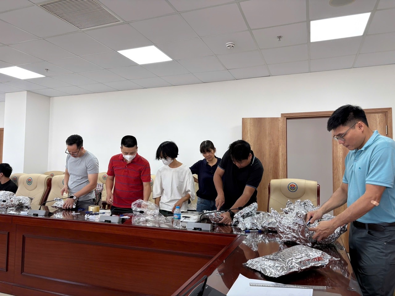 1 tan can sa,  bat 26 doi tuong anh 2