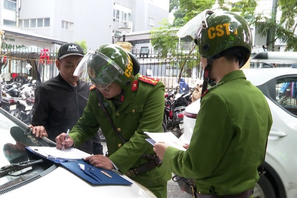 Quyet liet trien khai xay dung Hoan Kiem thanh phuong kieu mau ve ANTT hinh anh