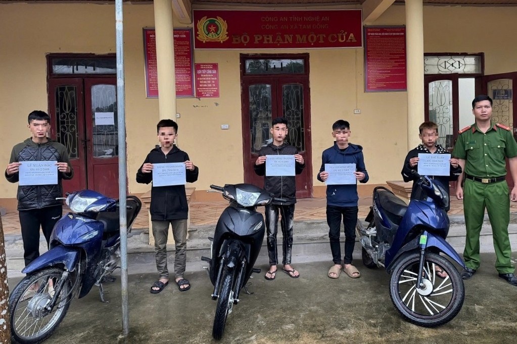 Khoi to 7 doi tuong trom cap hang loat xe may hinh anh