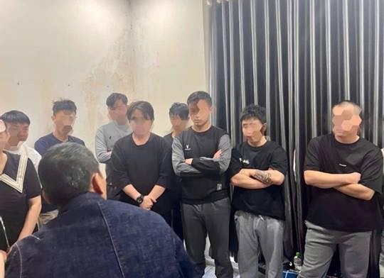 Phat hien 13 nguoi Trung Quoc nhap canh trai phep vao Viet Nam hinh anh