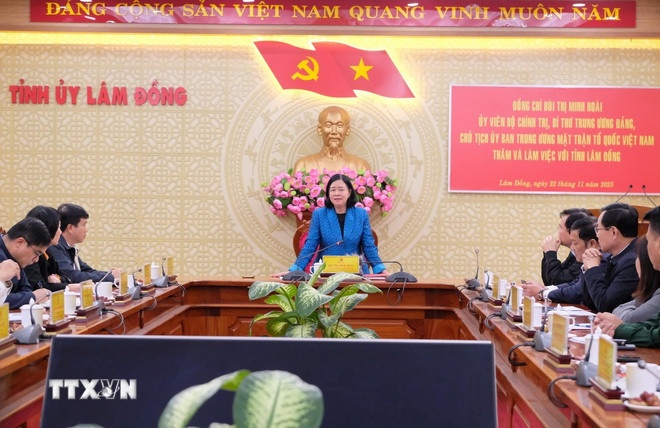 cong ty thuy dien,  xa nuoc ho chua anh 2