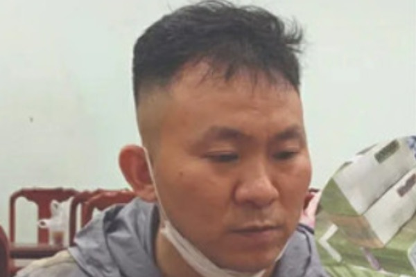 Nhom doi tuong len ke hoach bat coc tong tien doanh nhan nhu phim hinh anh