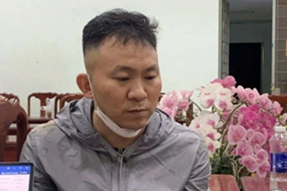 Gia danh cong an, bat coc giam doc doanh nghiep tong tien 4,5 ty dong hinh anh