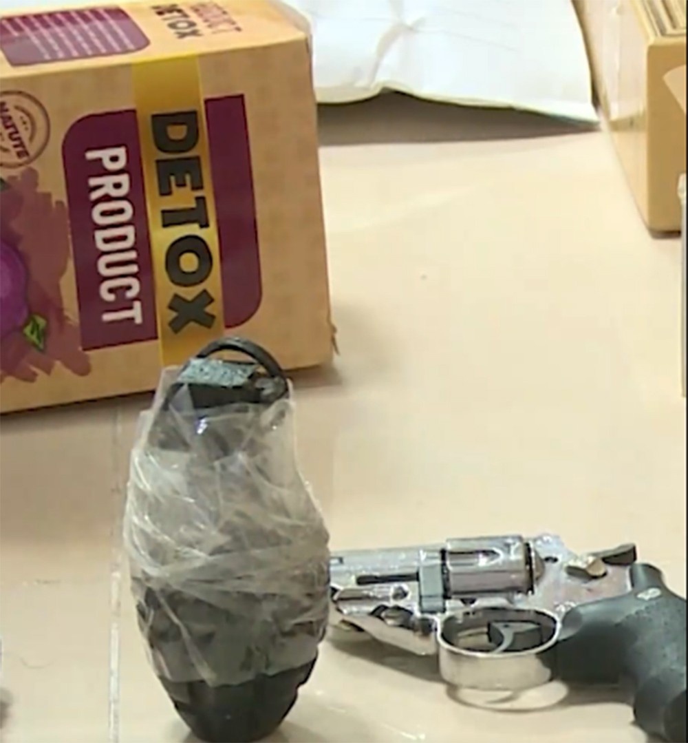 Toi pham ma tuy,  Dung sung chong tra anh 1