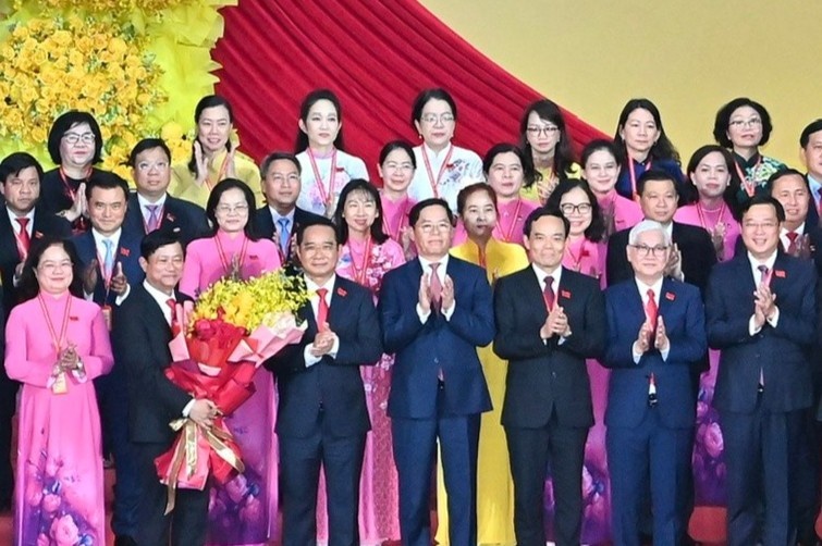 Chi tiet phan cong moi ve phan cong nhiem vu Thanh uy TP.HCM hinh anh