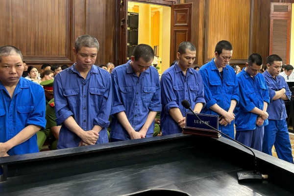 Nhan hoi lo hon 3,5 ty, cuu can bo thue o TP.HCM lanh an 20 nam tu hinh anh