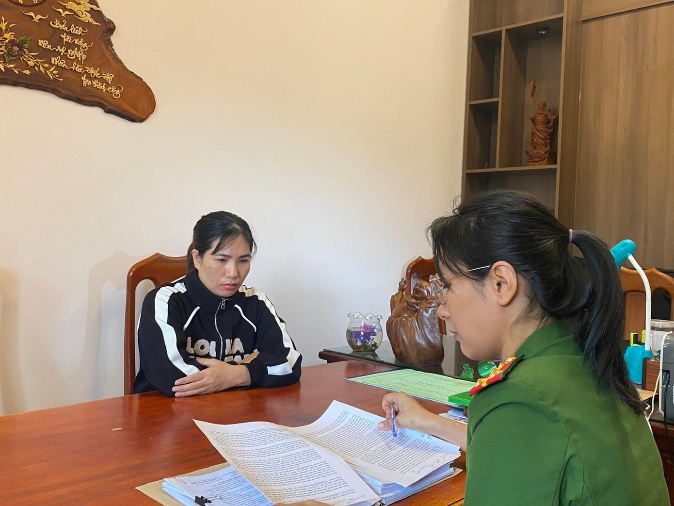 Hanh ha,  tre khuyet tat anh 1