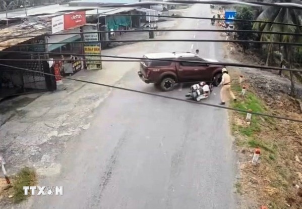 Truy tim tai xe,  Xe ban tai anh 1