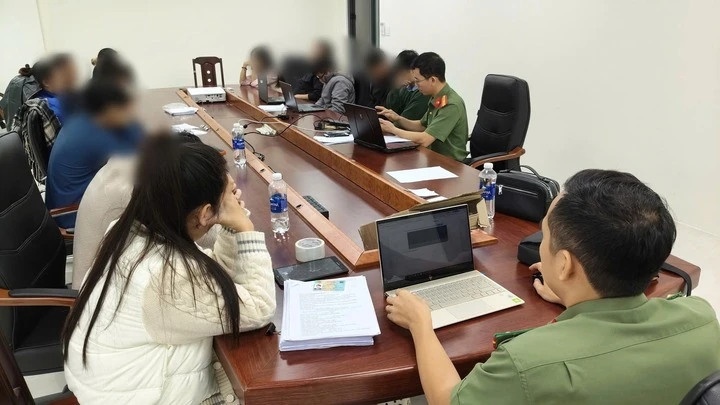 Hon 8.000 nguoi,  sap bay,  Du an tien ao,  Du an TOSI anh 1