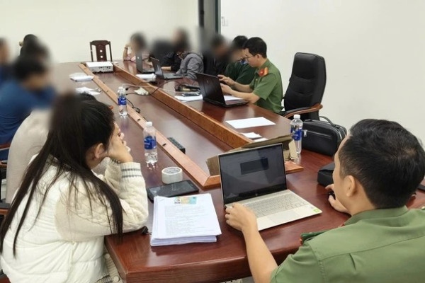 Hon 8.000 nguoi 'sap bay' du an tien ao, bi chiem doat 90 ty dong hinh anh