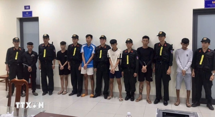 Bat giu,  Nhom doi tuong,  Con do,  dung hung khi anh 1