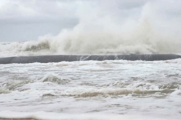 Ap thap nhiet doi doi huong, di chuyen cham hinh anh